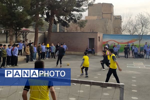 جشن پیروزی انقلاب اسلامی در مدارس منطقه کهریزک 