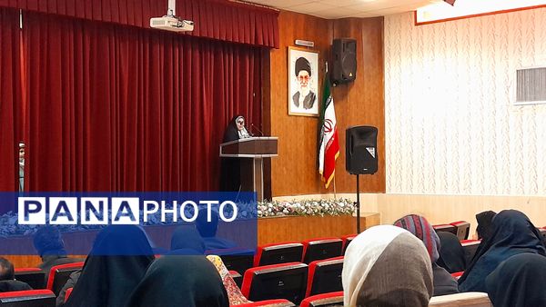 مراسم شب شعر شهدا در کانون مهرتابان نیشابور