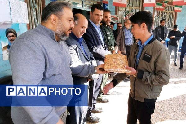 نواخته شدن زنگ بسیج و پدافند غیرعامل در مدارس ملاصدرا و شهید بهشتی ناحیه دو شهرری 