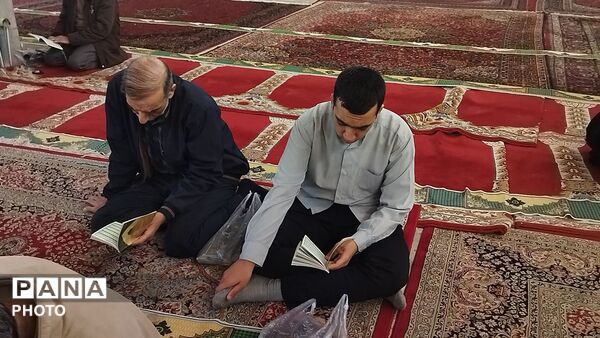 قرائت دعای استغاثه به امام زمان (ع) در مسجد جامع نیشابور 