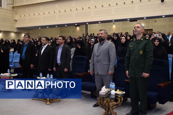 تجلیل از معلمان نمونه منطقه ۱۴ به مناسبت هفته گرامیداشت مقام معلم