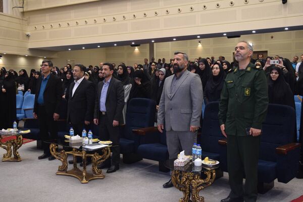 تجلیل از معلمان نمونه منطقه ۱۴ به مناسبت هفته گرامیداشت مقام معلم