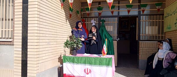 جشن دهه فجر در مدرسه شهید معتمدی