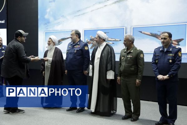 اختتامیه جشنواره تولیدات مجازی نیروی هوایی با تقدیر از روایتگران جوان