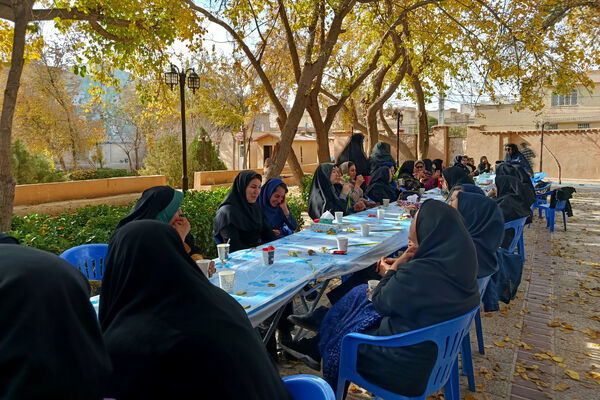 محفل صمیمی کارکنان اداری ناحیه ۴ شیراز به مناسبت روز زن