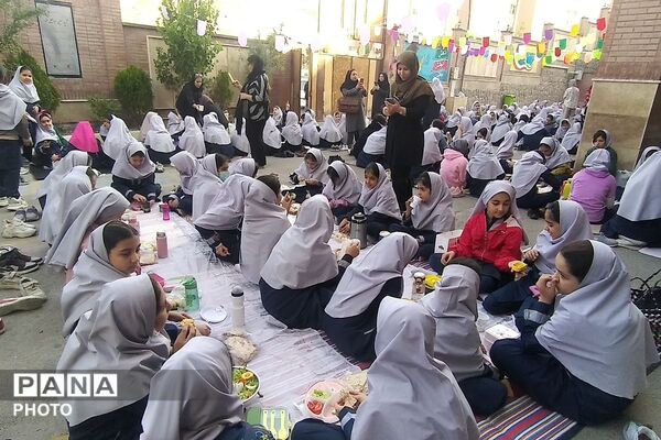 گرامیداشت روز جهانی تخم‌مرغ در مدرسه شهید حسین اسماعیلی عقدا