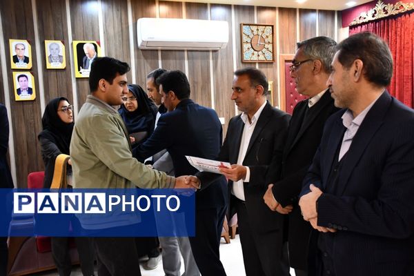 جلسه دانش‌آموزان نخبه عشایر فارس در طرح بنیاد پروفسور مهبودی