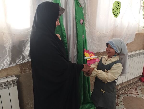 جشن مادر و دختری  در مدرسه تکتم خلیل آباد 