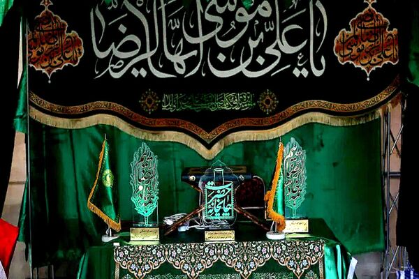 خدمت موکب داران فردیس در مسیر تکریم زائران تشییع رهبر امت