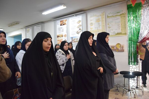 جشن مدرسه‌ای «ایرانمون» در هنرستان هفده شهریور ناحیه ۱ کرج