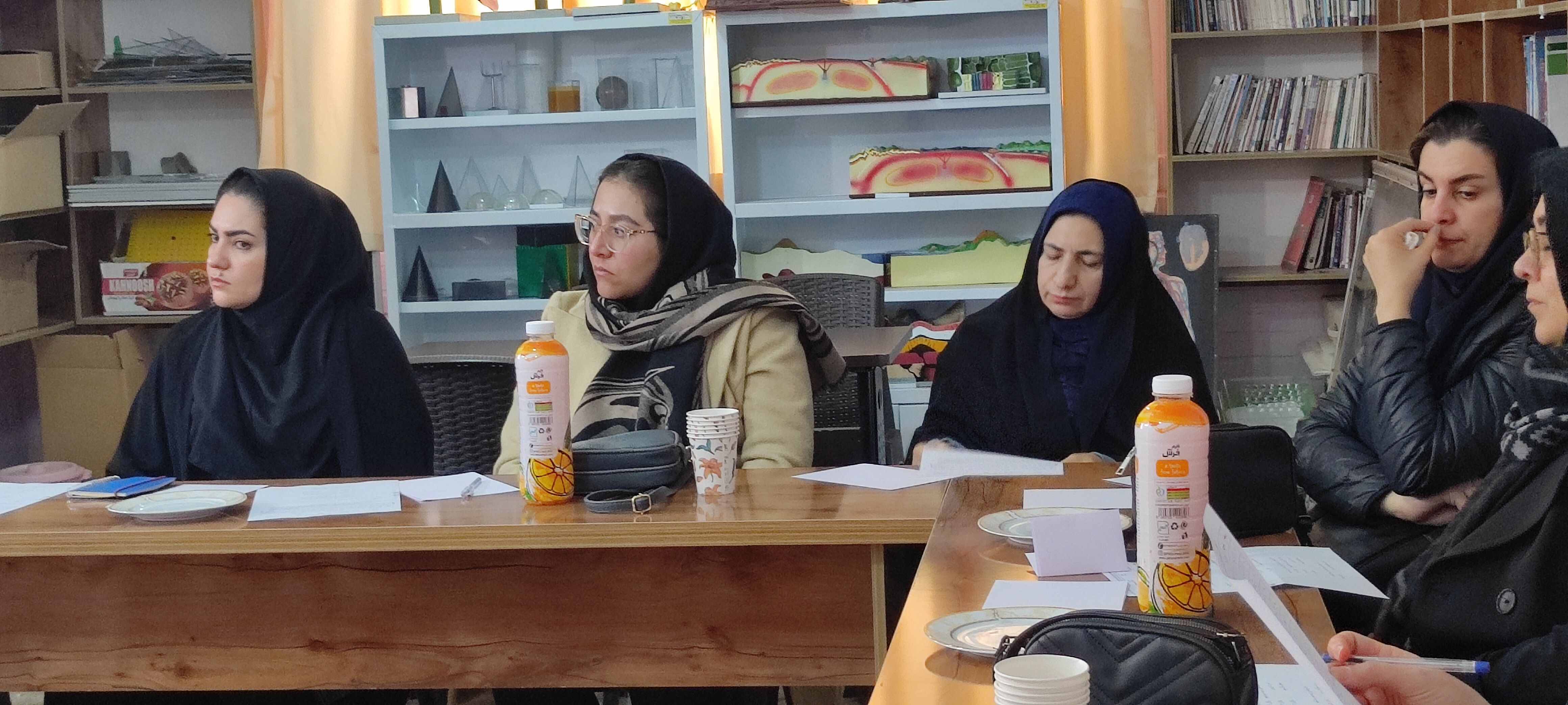 برگزاری کارگاه هدایت تحصیلی پایه نهم در دبیرستان فرزانگان شیروان