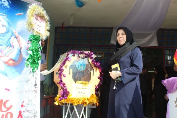 مشق همدلی در گلوگاه 