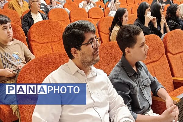 برگزاری نشست صمیمانه هنرمندان و فعالان عرصه رسانه در شهرستان ملارد