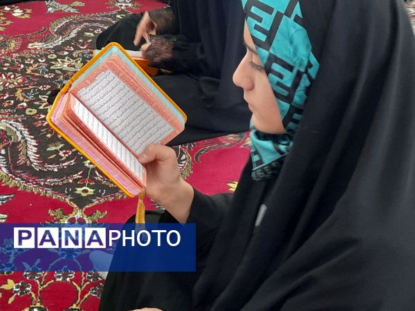 محفل انس با قرآن در  ماه مبارک رمضان در مهدیه روستای دهنو خلیل آباد 