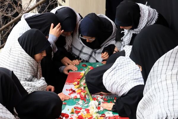 مراسم وداع با شهید گمنام در مدارس دخترانه مشکات