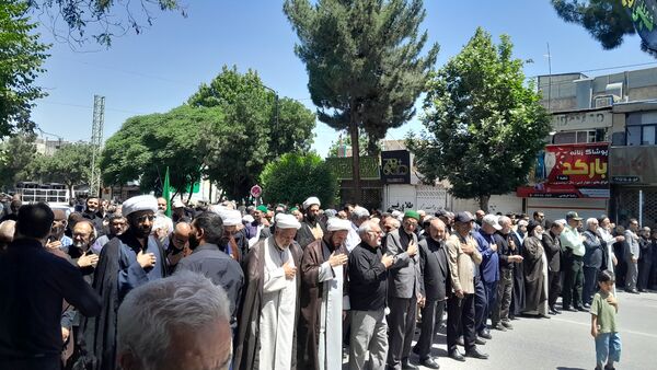 مراسم زنجیر زنی و سینه زنی به مناسبت سالگرد رحلت امام در نیشابور 
