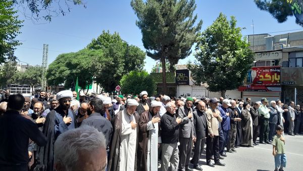 مراسم زنجیر زنی و سینه زنی به مناسبت سالگرد رحلت امام در نیشابور 