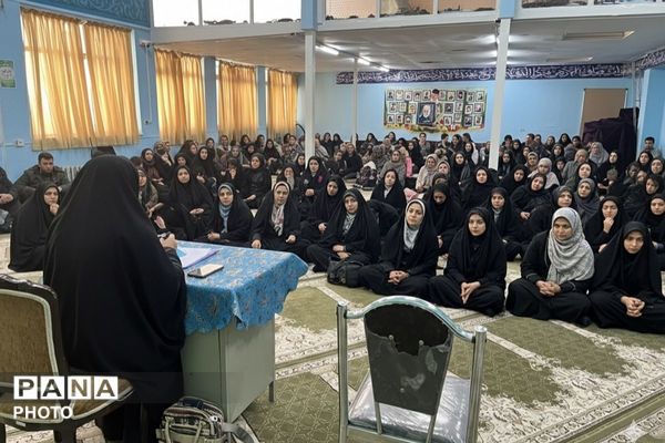  همایش‌های هدایت تحصیلی با محوریت معرفی هنرستان‌های فنی و کاردانش در ناحیه یک شهرری