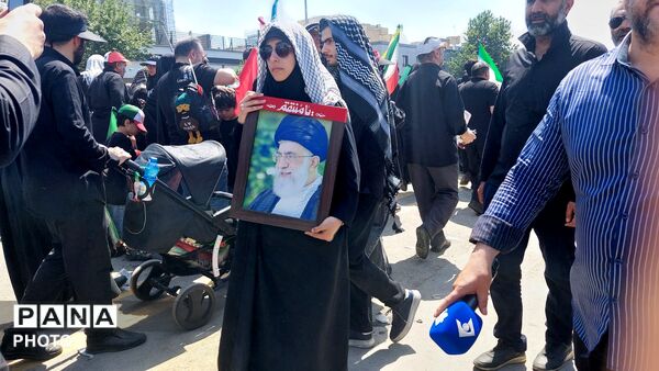 حضور گسترده و حماسی مردم ایران در تشییع پیکر رهبر شهید انقلاب