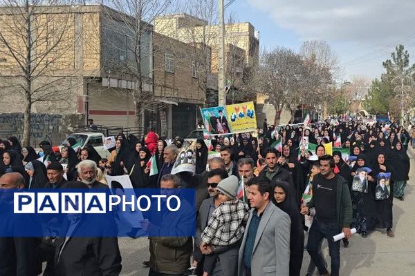 خروش مردم  فلارد در راهپیمایی ۲۲ بهمن