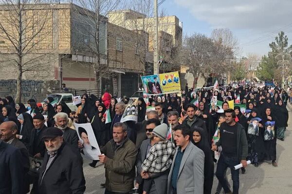 خروش مردم  فلارد در راهپیمایی ۲۲ بهمن