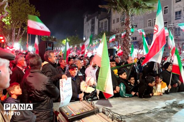 میدان هفت‌تیر بهارستان دو میزبان راهپیمایی شبانه مردم و فرهنگیان