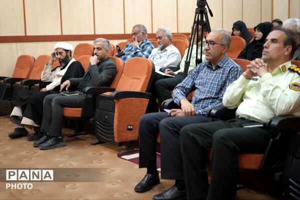 نشست کمیته رسانه و فضای مجازی مراسم تشییع رهبر شهید در قم
