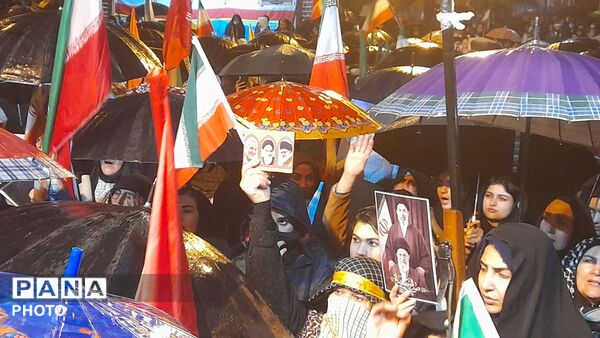 نورآباد، بیعت با رهبری در دل باران 