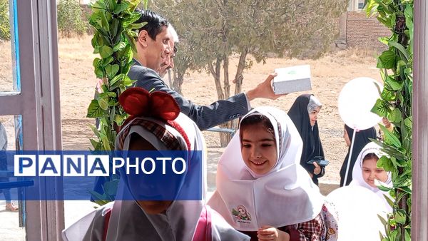 شکوفه‌های لبخند در جشن شکوفه‌ها؛ آغاز فصل دانش‌آموزی با شادی و هیجان
