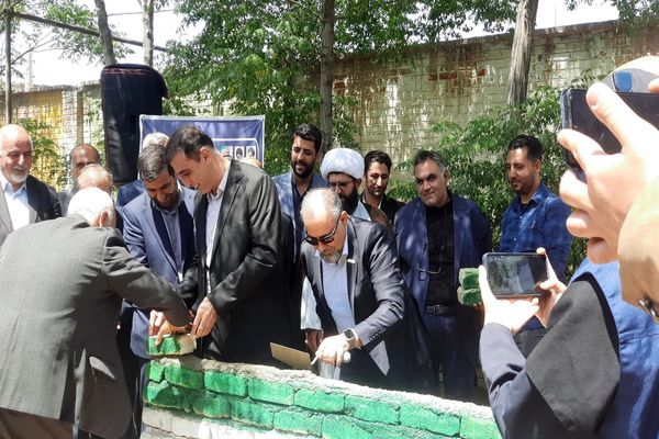 آیین خشت‌گذاری هنرستان اطلس روان کارا شهرستان پاکدشت 