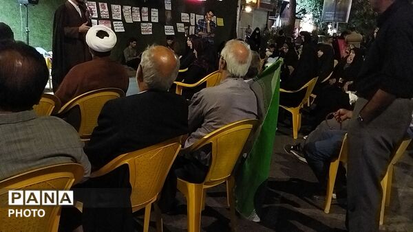 کافه گفتگوی حسینیه امام خمینی در دویست و هشتمین شب از اجتماعات مردمی نیشابور 