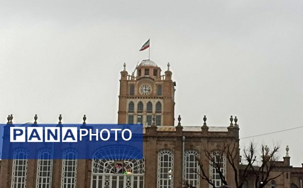 باران هم حریف عشق به وطن نشد