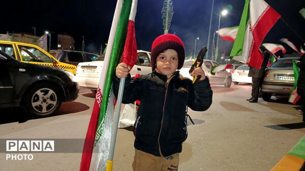 از کودک تا پیر، حضور هر ایرانی در دفاع از آرمان‌ها