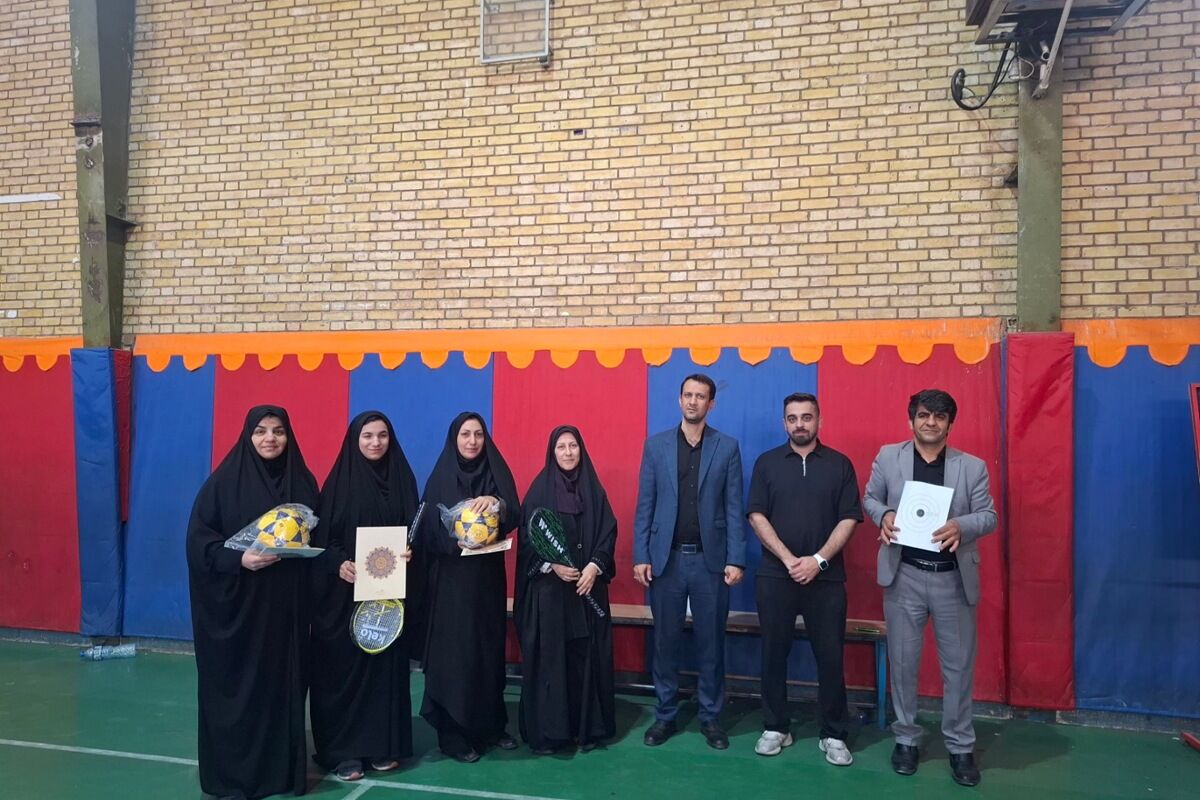 سلامتی و  ورزش در کنار کارمندان اداره آموزش و پرورش ناحیه یک شهرری 