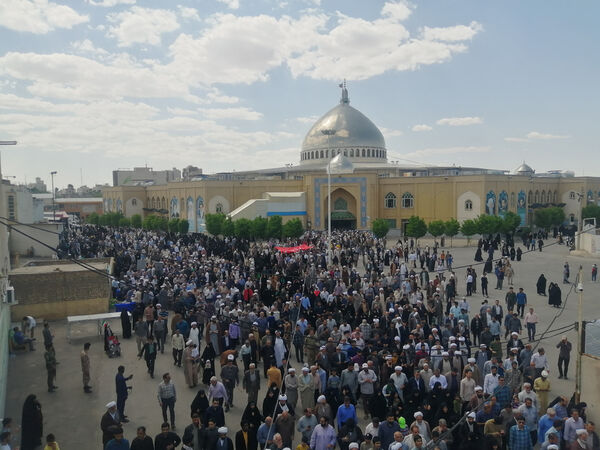 راهپیمایی نمازگزاران جمعه قم در حمایت از عملیات وعده صادق و طرح نور