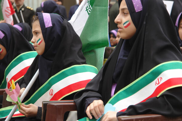 جلوه‌های حضور دانش‌آموزان در راهپیمایی 13 آبان