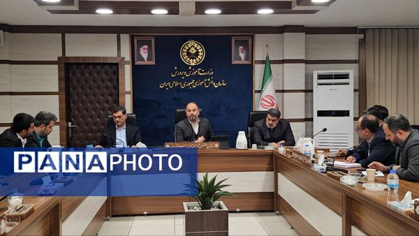 جلسه حوزه پرورشی گلستان با حضور معاونان و مدیران کل وزارت آموزش و پرورش