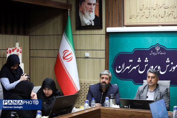 مراسم تجلیل از دانش آموز خبرنگاران شهر تهران
