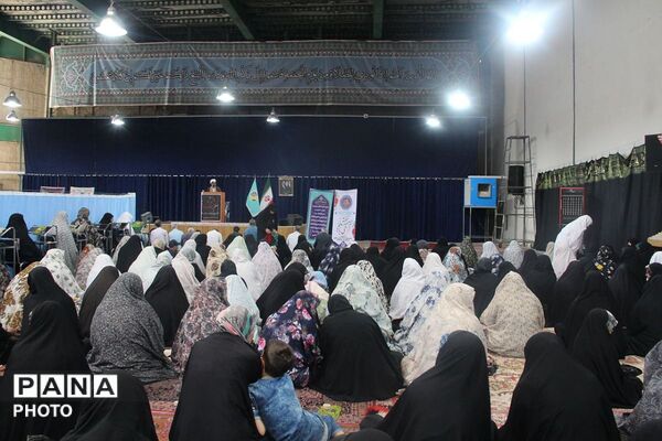 نماز جمعه شهر قیامدشت با حضور مسئولین اداره آموزش و پرورش ناحیه یک شهرری