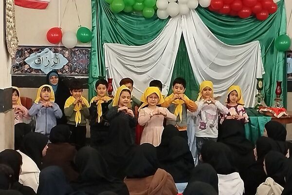 جشن نیمه شعبان در دبیرستان دخترانه صدیقه طاهره ناحیه یک شهرری 