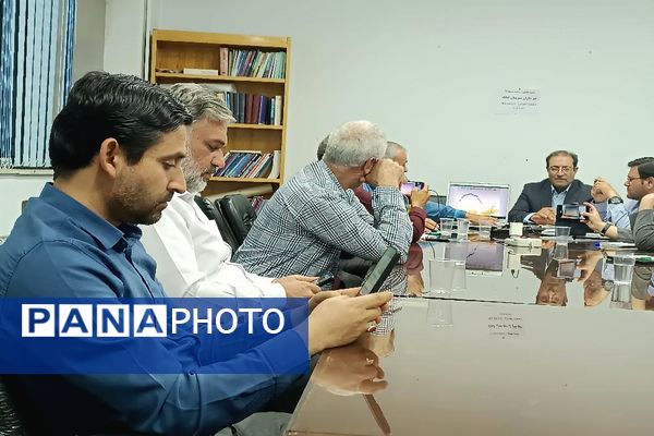نشست هفتگی خبرنگاران گناباد با محوریت بحران کم‌آبی 