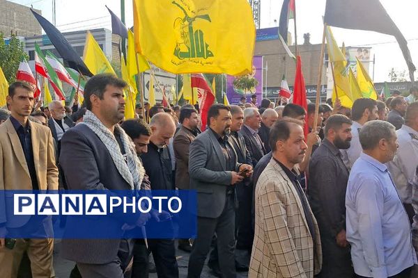 خروش مردم قرچک در پی شهادت دبیرکل حزب‌الله لبنان