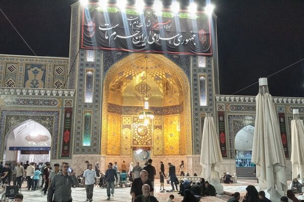 تجلی عشق و ارادت زائران در جوار بارگاه ملکوتی امام رضا(ع)