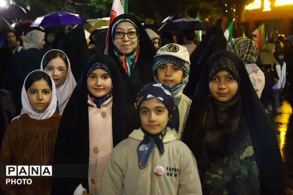  اجتماع باشکوه خانواده‌های شاهد و ایثارگر در تجدید میثاق با ولایت