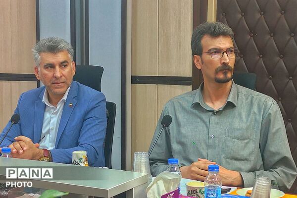 نشست تخصصی بررسی اطلس فضاهای بهداشتی در اداره  کل آموزش و پرورش شهرستانهای استان تهران 