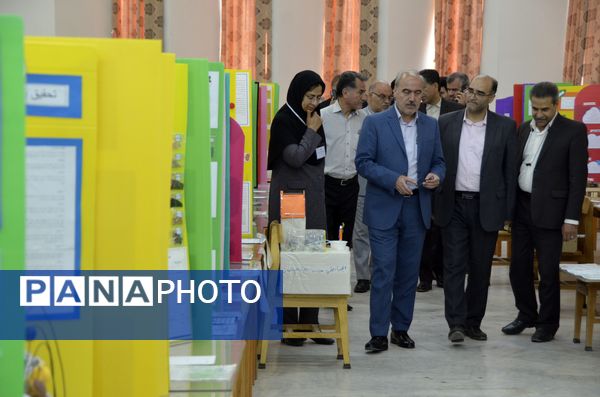 افتتاح نمایشگاه پژوهش های دانش آموزی در چارچوب جشنواره جابر بن حیان 
