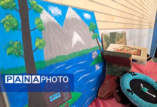 بازارچه دست‌سازه‌های دانش‌آموزی منطقه میانکوه