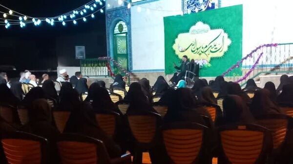 شکوه جشن میلاد پیامبر رحمت (ص) در جوار مسجدالنبی(ص) نیم‌ور