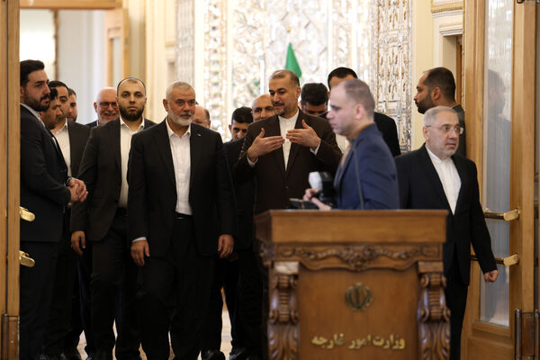دیدار رئیس دفتر سیاسی حماس با وزیر امور خارجه ایران