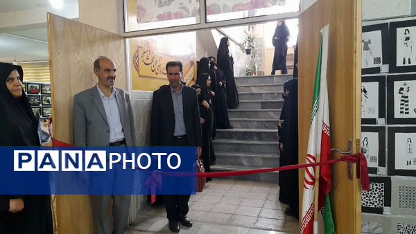 نمایشگاه هفته معرفی مشاغل در هنرستان شاهد نجمیه قم 